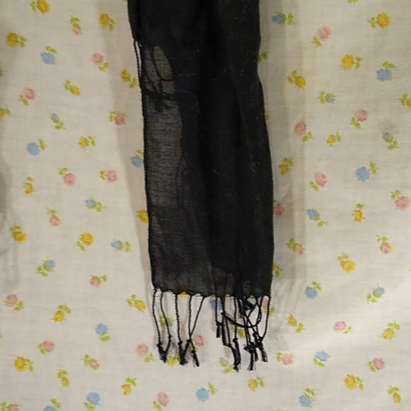 Scarf - Picture 3 of 6